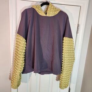 Designer Hoodie w Detachable Backpack Size Medium